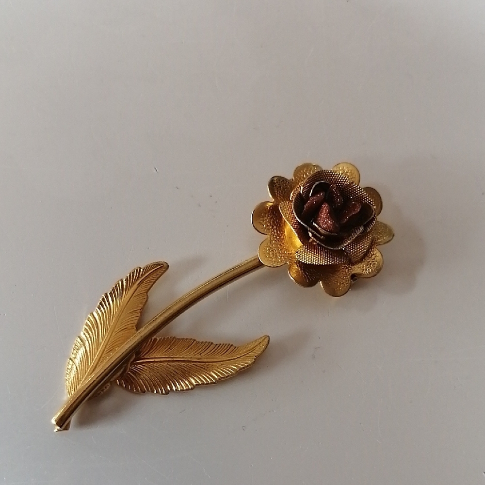 Vintage Rose Brooch Goldtone Sandstone Center Unisex 1960s
